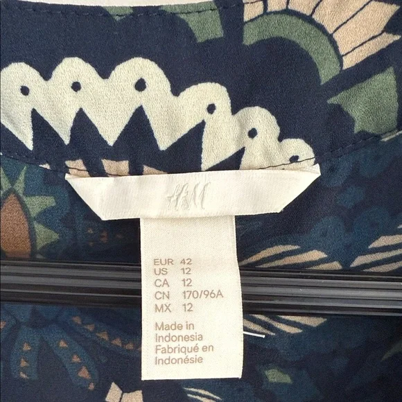 H&M Patterned Blouse - Picture 3 of 6